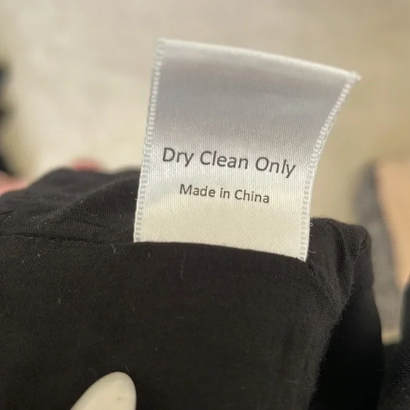 Aijek Andrea Embroidered Cropped Top in Black & White Size Medium - Picture 9 of 11